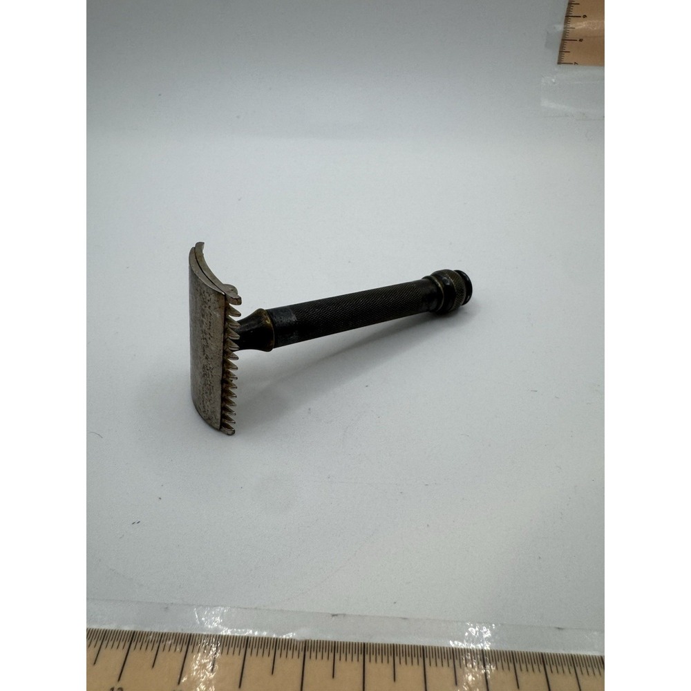 Gillette Old‎ Type Vintage double edge double comb Safety Razor